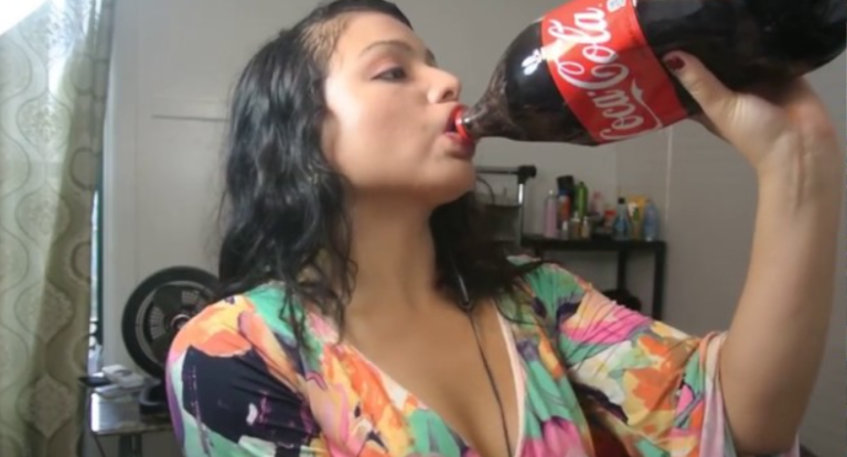 Coca Colu pije každý den mnoho lidí: Neuvěříte, co nechutného to udělá s vaším tělem!