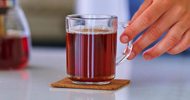 Pokud pijete tento čaj, měli byste toho nechat. Lékaři před ním varují, může být nebezpečný