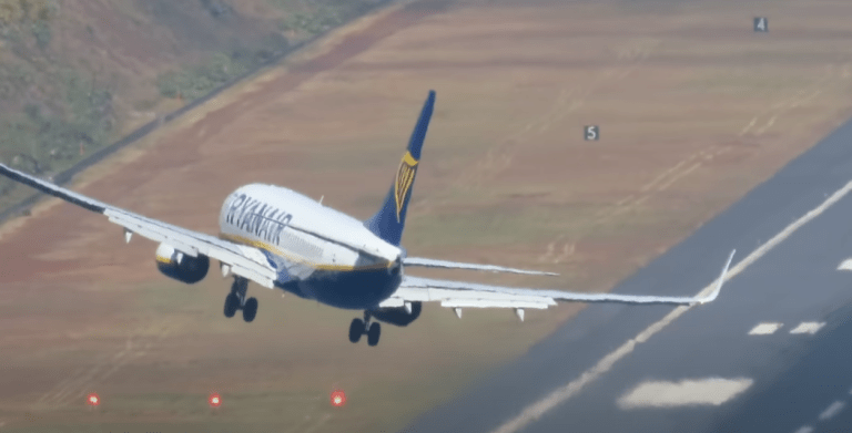 Neuvěřitelné: Letadlo učinilo drsné přistání na Madeiře. Tyto snímky Vás doslova přimrazí (VIDEO)