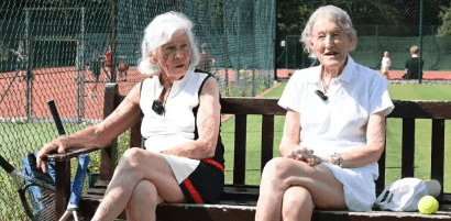 Stáří není překážkou pro lásku: Plánovaná svatba 86letých dvojčat ukazuje, že nikdy není pozdě na štěstí