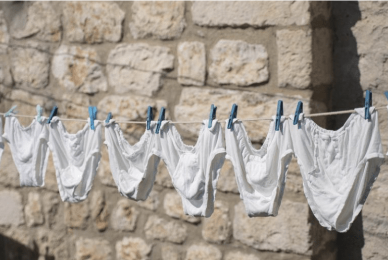 Péče o spodní prádlo: Co by vám mohli doporučit lékaři, pokud si ho střídavě měníte každý den?