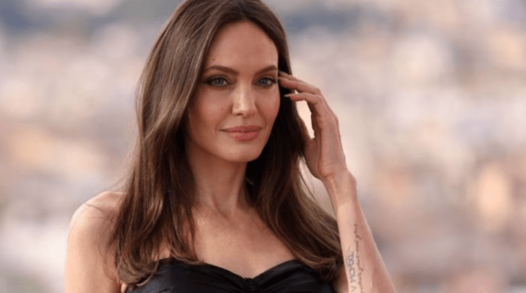 Proměna Angeliny Jolie z které fanoušci šílí! Pamatujete si tuto herečku? Podívejte se na krásnou proměnu!