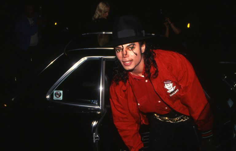 Pitevní zpráva Michaela Jacksona ukázala zajímavé věci! Podívejte se co mu doktoři našli na těle!