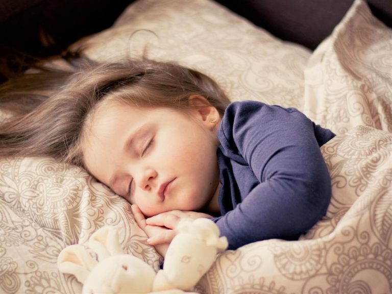 Brzký spánek dětí: Tajemství pro šťastnější matky a zdravější rodinný život!